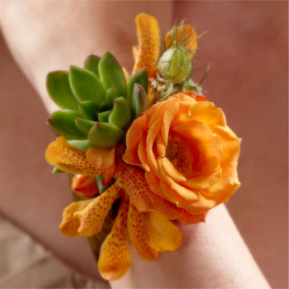 Irresistible Love Wrist Corsage – POPPIES & PAISLEY FLORAL, Mulino OR